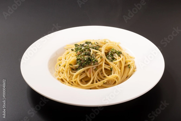 Fototapeta しその実と梅のパスタ（バター醤油）