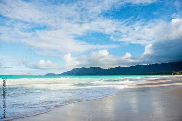 Fototapeta Sandy beach with mountain views on Oahu, Hawaii