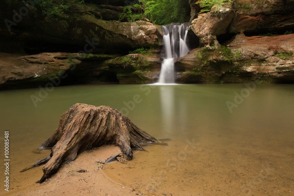 Fototapeta Upper Falls at Old Man's Cave, Hocking Hills State Park, Ohio.