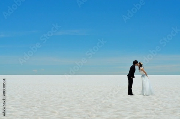 Fototapeta ウユニ塩湖　ウェディング