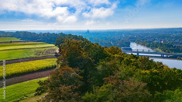 Obraz Herbstliche Stimmung über schöner bayerischer Landschaft mit Blick auf Regensburg von oben