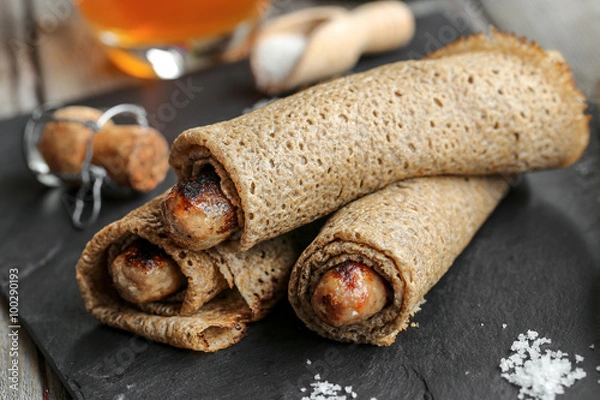 Fototapeta Naleśnik z kiełbasą bretońską 2