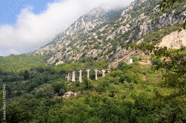 Obraz Rundbrücke in den Bergen