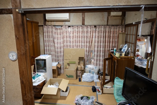 Obraz 散らかった部屋の風景