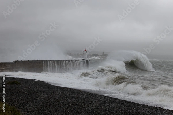 Obraz Newlyn harbour crashing waves