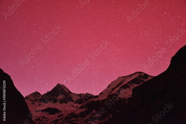 Fototapeta Nordlicht, Polarlicht, Großglockner, Aurora Borealis, Österreich, Himmel, Nacht, Leuchterscheinung, Stickstoff, Sauerstoff, Atome, Erde, Nordhalbkugel, Atmosphäre, Hochatmosphäre, leuchten, selten, ra