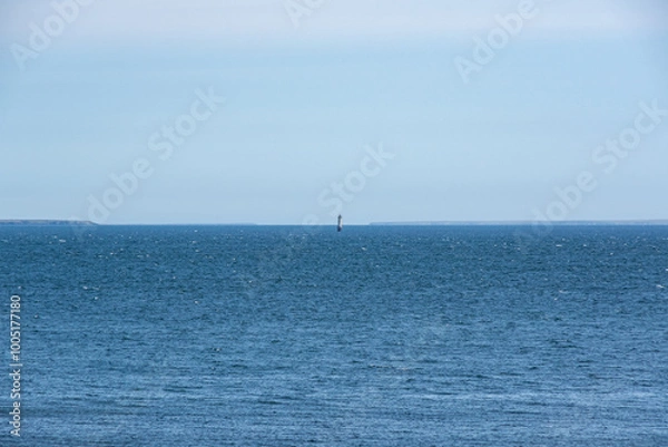 Fototapeta 納沙布岬より望む　北方領土　貝殻島灯台