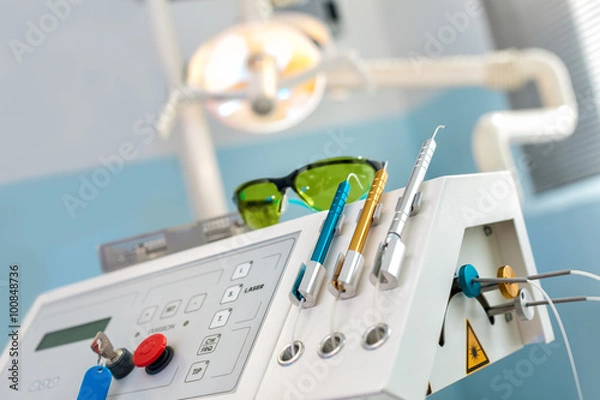 Fototapeta moderne zahnklinik mit werkzeugen und ausrüstung