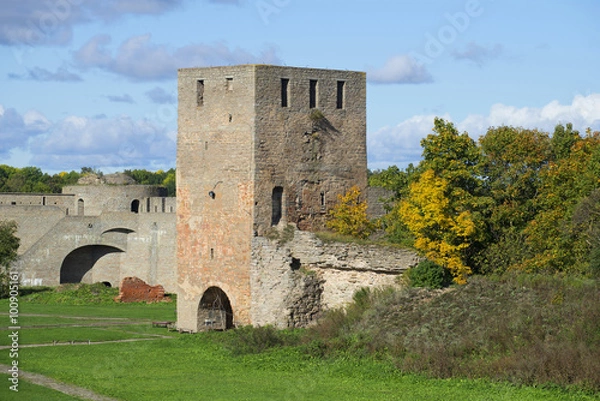 Obraz Набатная башня Ивангородской крепости сентябрьским днем. Россия