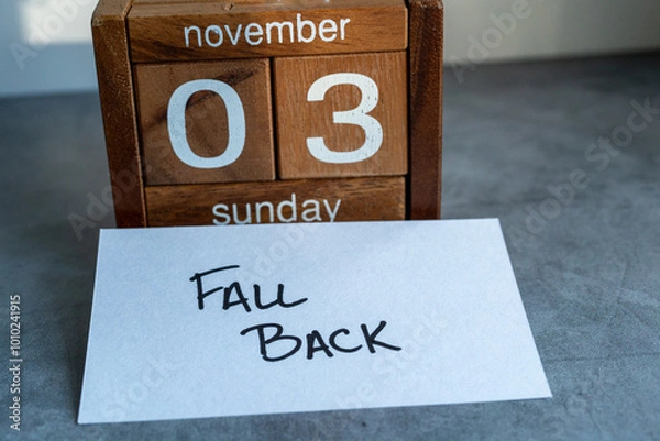 Obraz Calendar reminder to fall back - or set the clocks back an hour - at the end of Daylight Saving Time on November 3, 2024.