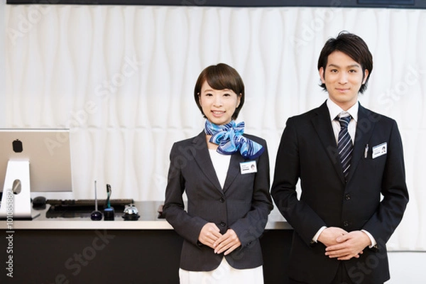 Obraz フロント業務のスタッフ