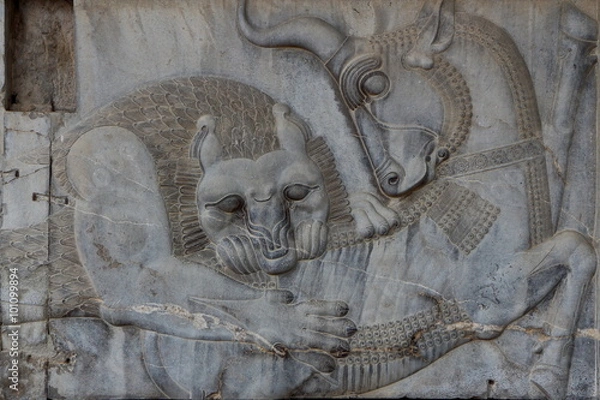 Fototapeta IRAN Persepolis: Bull and Lion Fight