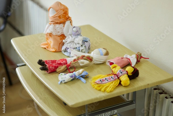 Obraz The creative process of creating Ukrainian toys, dolls from threads.