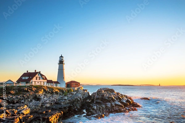 Obraz Latarnia morska Portland Head w Fort Williams w stanie Maine o wschodzie słońca