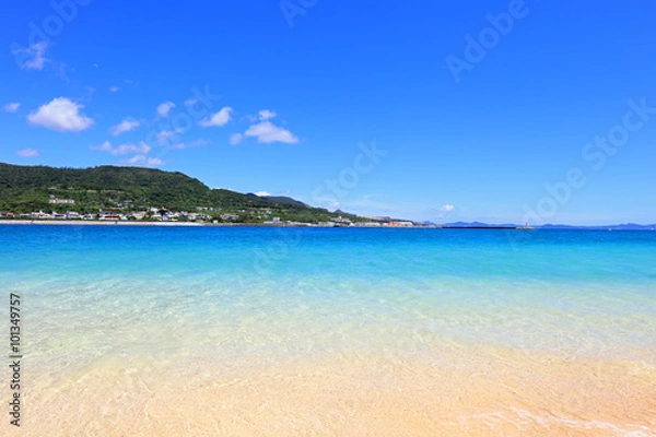 Fototapeta 南国沖縄の綺麗な珊瑚の海と夏空