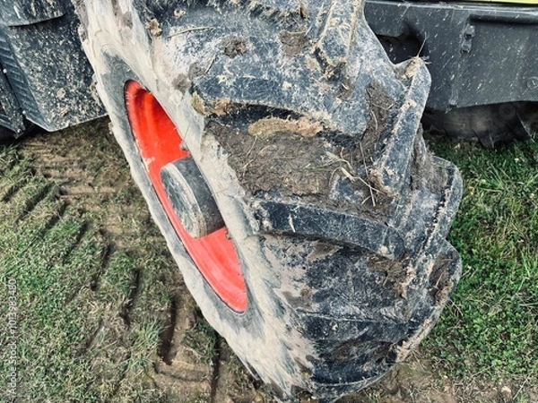 Obraz Tracker wheel in the field 