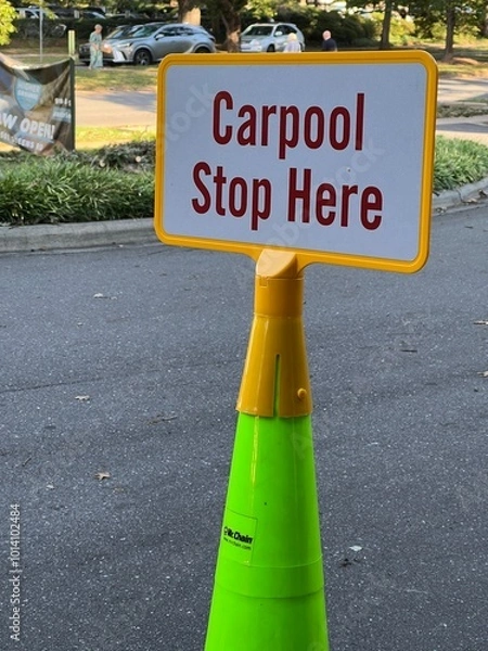Fototapeta Carpool stop here line sign with a shallow depth of field