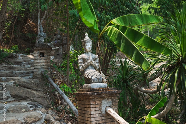 Obraz Spiritual guardian states at Wat Pha Lat 