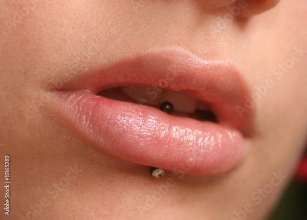 Obraz Piercing labret