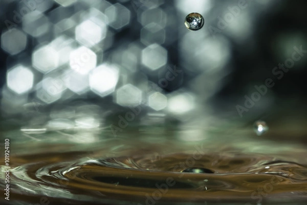 Fototapeta Water droplets on bokeh background