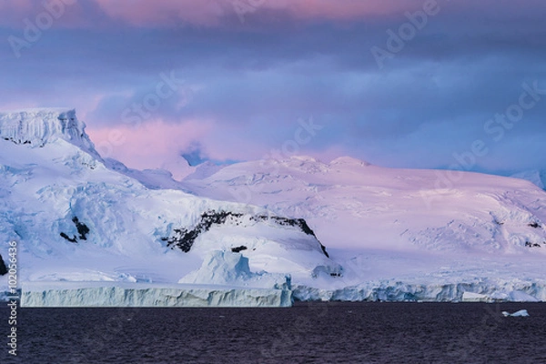 Fototapeta Sun set in Gerlache Strait