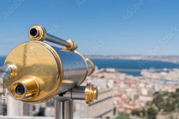 Fototapeta Longue vue sur la rade de Marseille et les îles du Frioul depuis la Basilic Notre Dame de la Garde