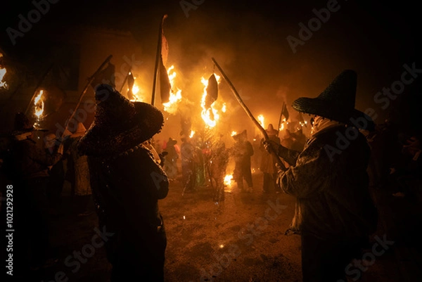 Obraz celebration of "le vitor" held in the town of Mayorga-Valladolid, Spain, during the night of September 27 of each year where the arrival of Santo Toribio is celebrated