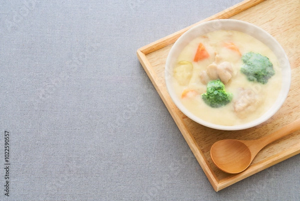 Obraz 明るい部屋で暖かいシチューをどうぞ召し上がれ