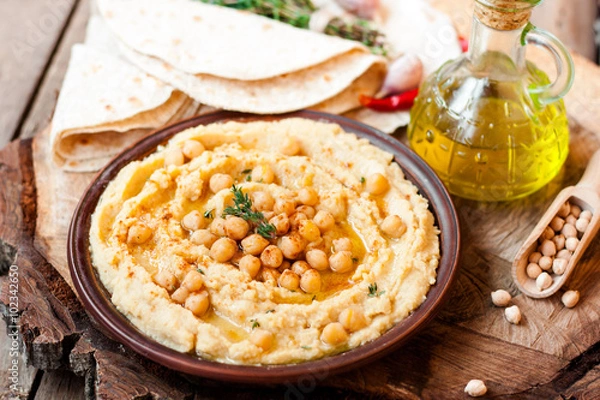Fototapeta Domowy hummus z ciecierzycą