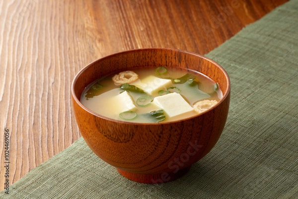 Obraz 豆腐とわかめの味噌汁