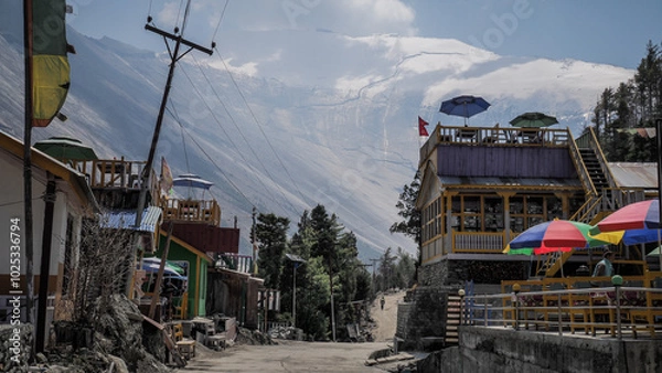 Fototapeta The landscape on the Annapurna Circuit hiking route in Nepal