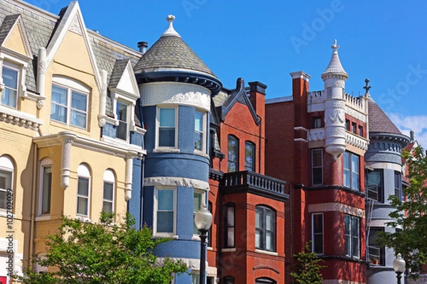 Fototapeta Luxury townhouses near Dupont Circle in Washington DC. Residential architecture of Washington DC, USA.