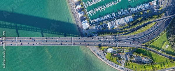 Fototapeta Top down shot of traffic on Auckland harbour bridge, New Zealand