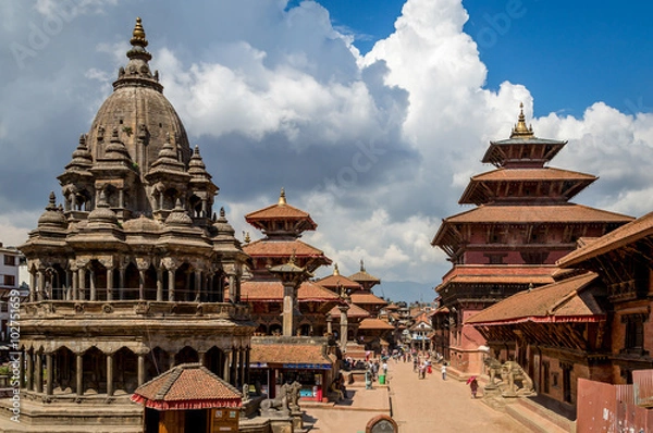 Obraz Plac Patan Durbar jest jednym z trzech placów Durbar w Dolinie Katmandu, z których wszystkie są wpisane na Listę Światowego Dziedzictwa UNESCO.