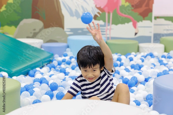 Obraz ボールプールで遊ぶ子供