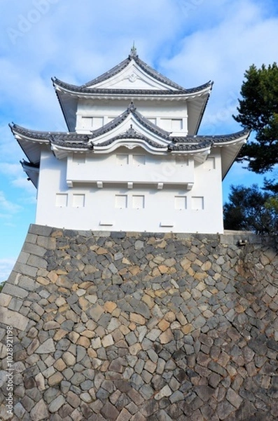 Fototapeta 青空と石垣と白亜の城郭（名古屋城 西南隅櫓）