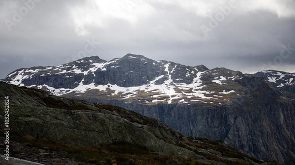 Obraz snow covered mountains, trolltunga