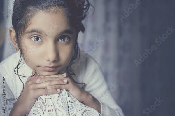 Obraz girl child portrait posing for camera