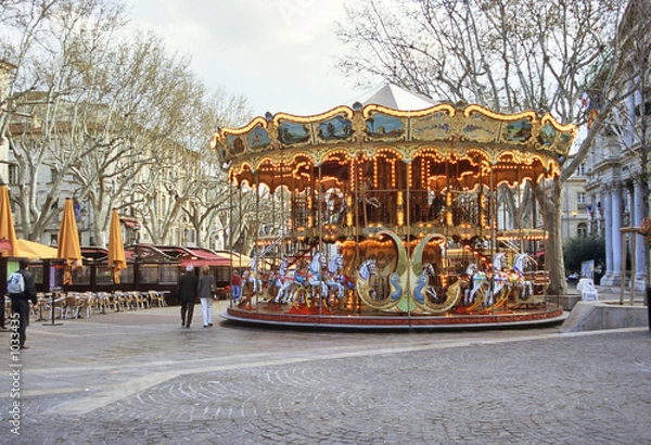 Fototapeta carousel avignon market square
