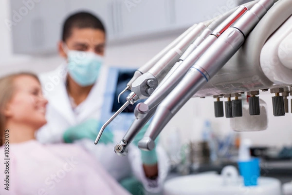 Obraz Wiertła i instrumenty dentystyczne