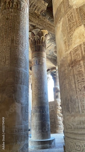Fototapeta Khnum Temple Columns and Hieroglyphic Carvings – Esna, Luxor, Egypt | Ancient Egyptian Architecture