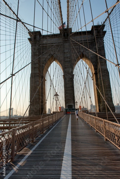 Fototapeta Pedestrian Walkway on Brooklyn Bridge in Manhattan