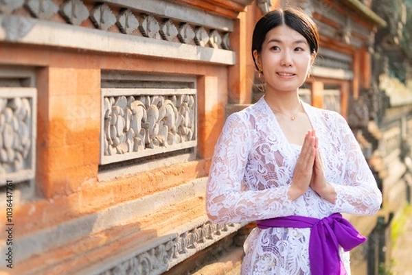 Obraz バリ島の民族衣装(クバヤ)を着た女性