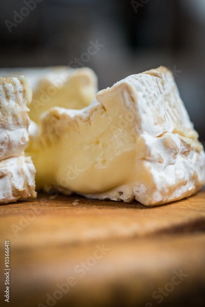 Obraz Zamknij kawałek sera Camembert