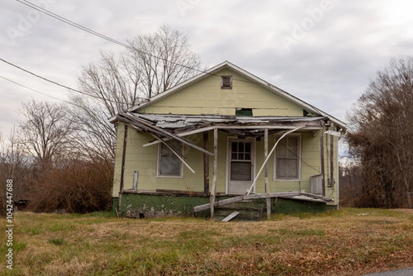 Obraz A house falling apart