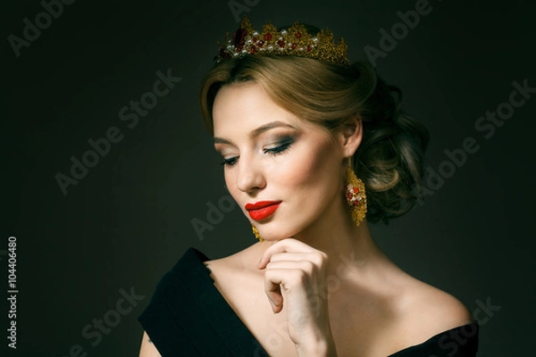 Obraz Beautiful blonde girl with a golden crown