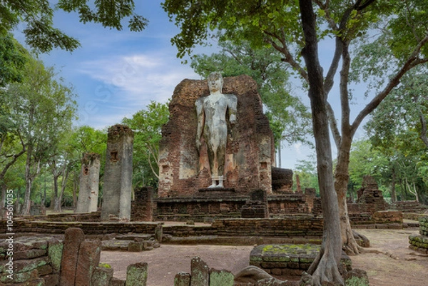 Fototapeta Wat Phra Si Ariyabot temple (Temple of the four Postures Buddha) in Kamphaeng Phet Historical Park, UNESCO World Heritage site