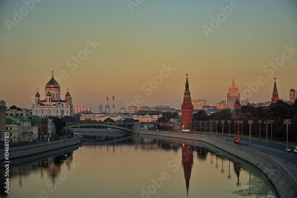 Obraz Pre-dawn hour in the center of Moscow. The Moscow River, the Moscow Kremlin.