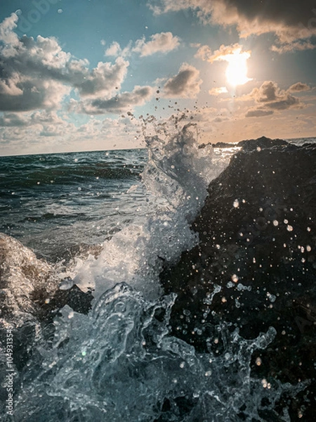 Obraz splashing waves on rocks