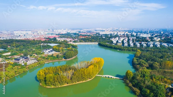 Obraz Nanyang Lake in autumn, city park scenery in Qingzhou